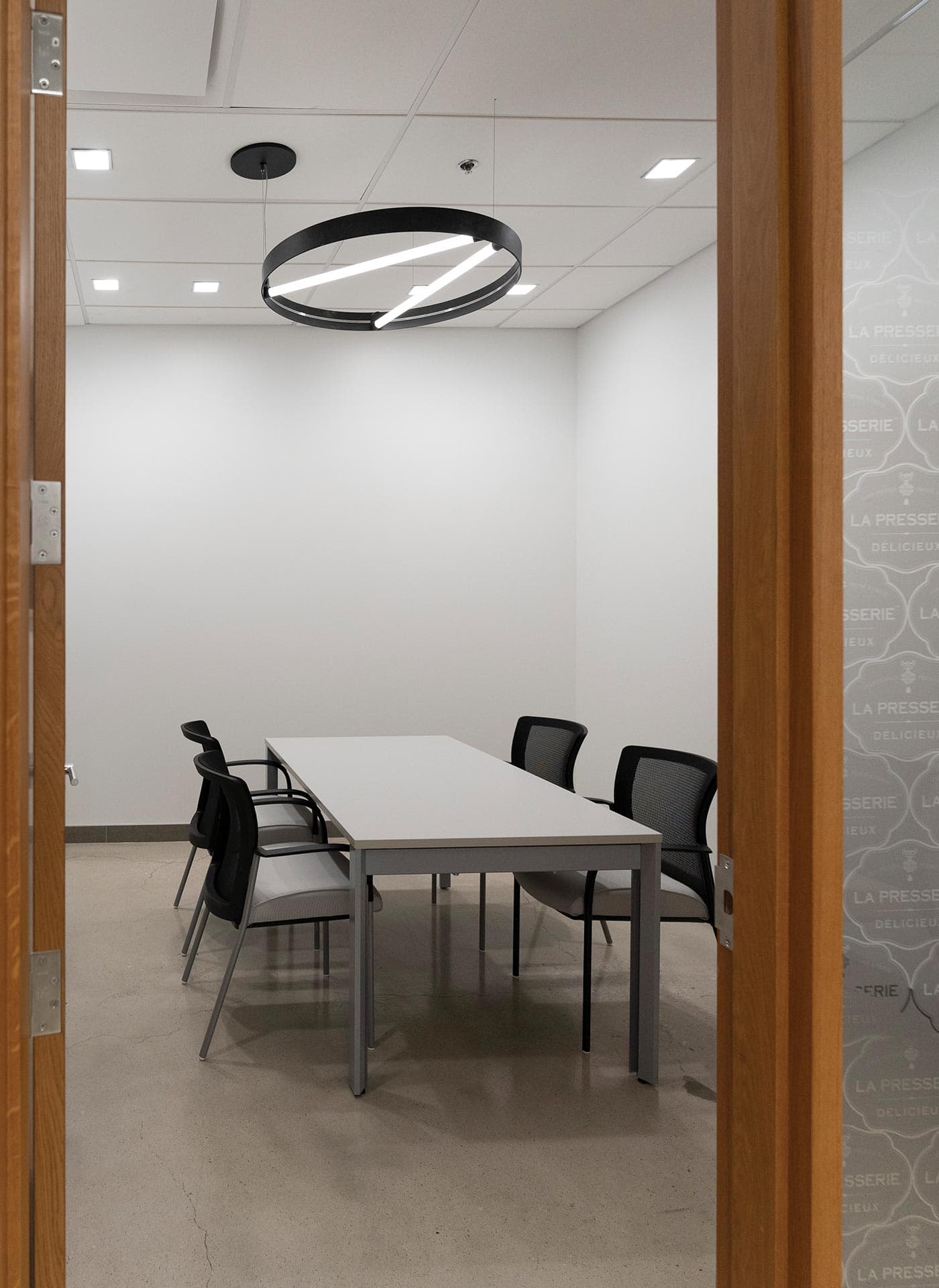 photo-gallery-commercial-office-la-presserie-04