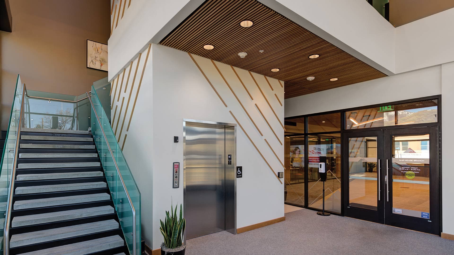 photo-gallery-commercial-office-mountain-american-credit-union-sugar-house-branch-03