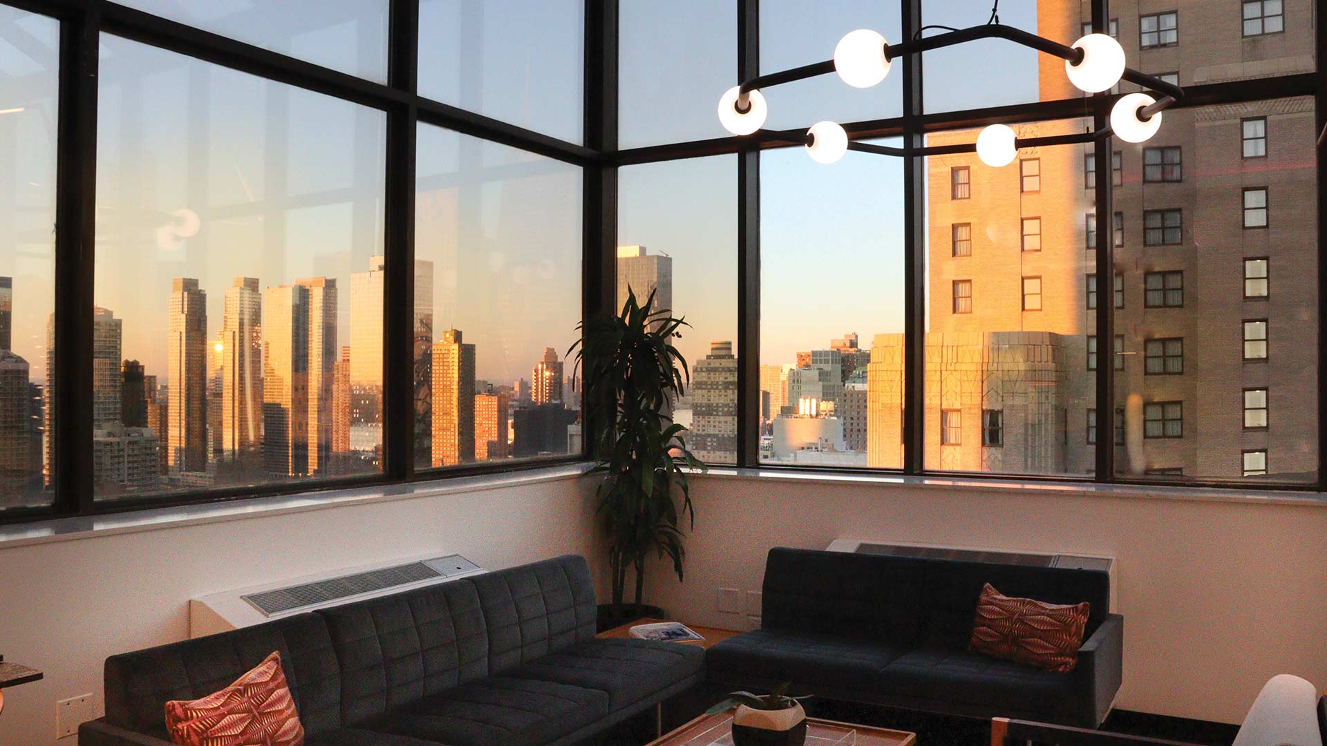 photo-gallery-commercial-office-nyc-experience-center-by-acuity-academy-17